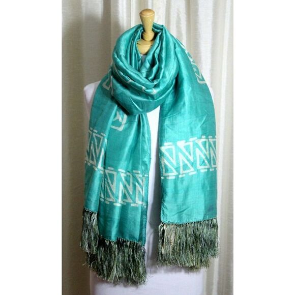 NWT 44x71" Akemi Shonti GREEN WHITE HANDPAINTED 100%SILK FRINGE WRAP SHAWL SCARF - Picture 3 of 8